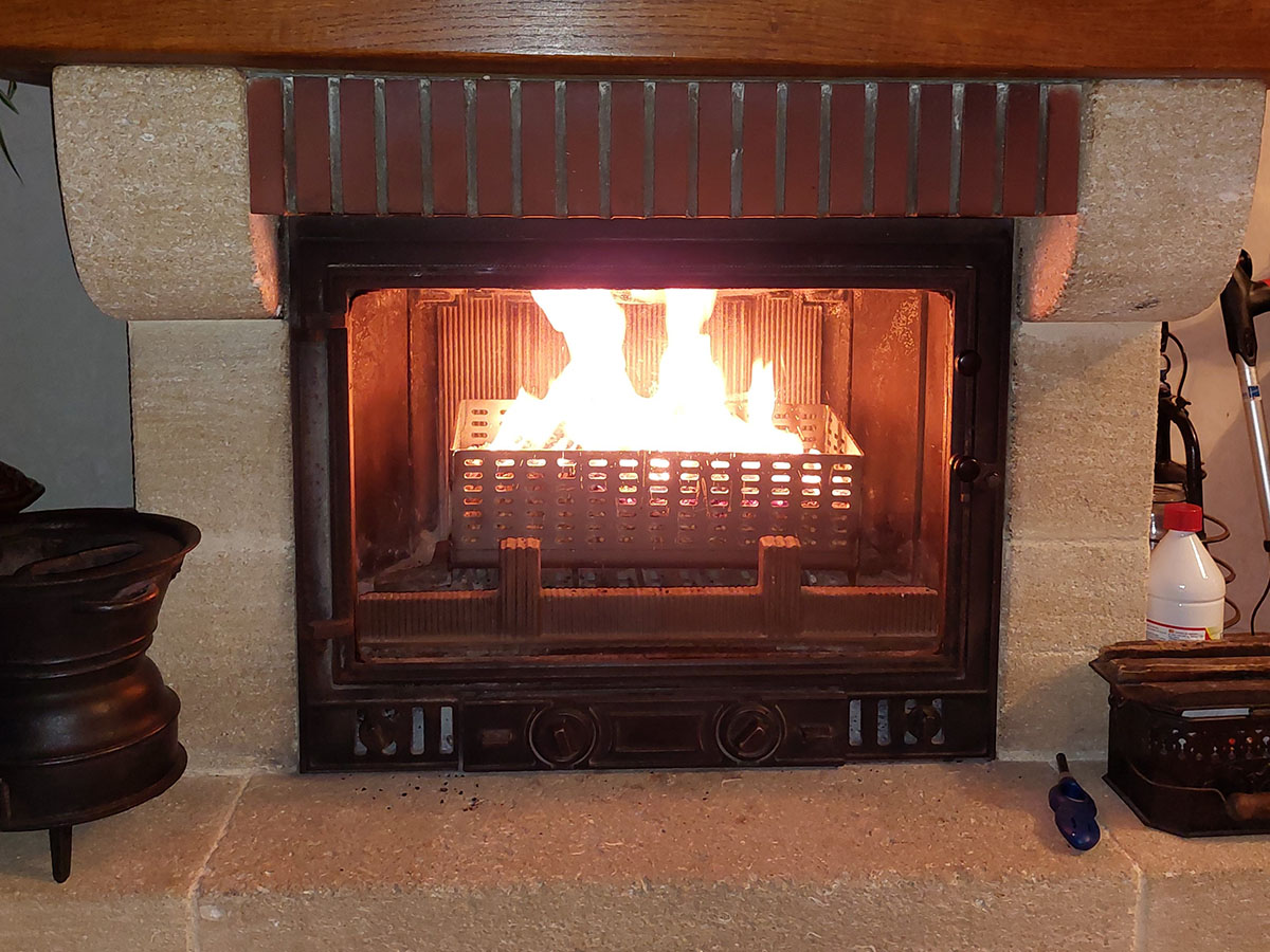 Le confort des granulés de bois dans votre cheminée - Boursorama